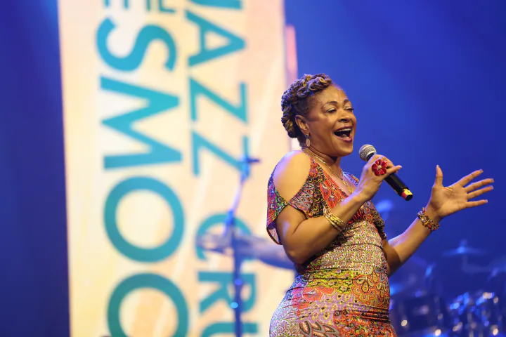 Bajan Moore mid-song at The Smooth Jazz Cruise